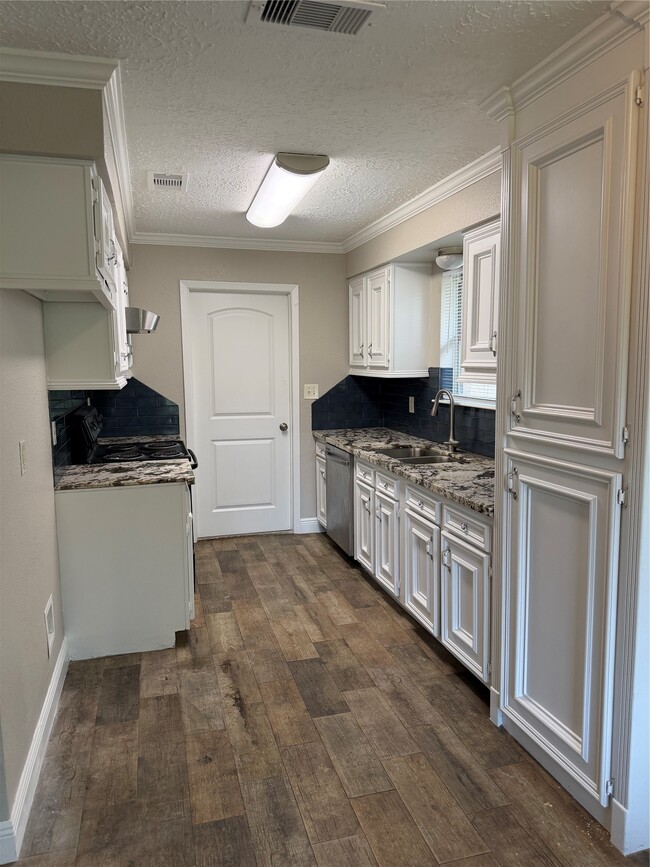 Building Photo - 10126 Fernstone Ln