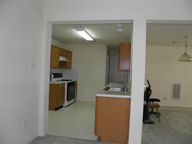 Building Photo - 8922 Benning Dr