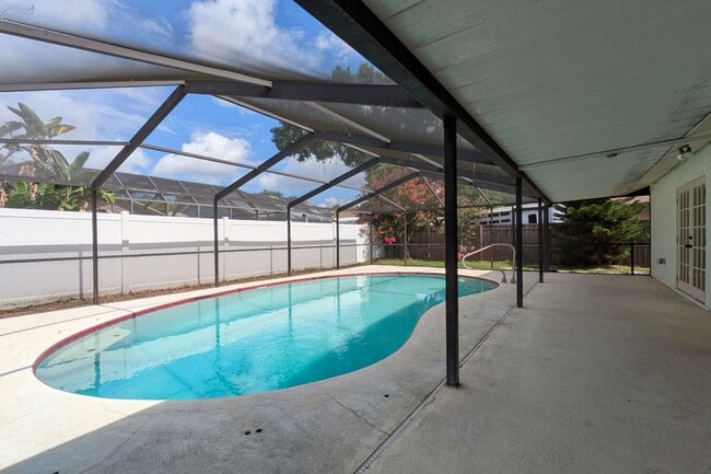 Building Photo - Available Immediately!