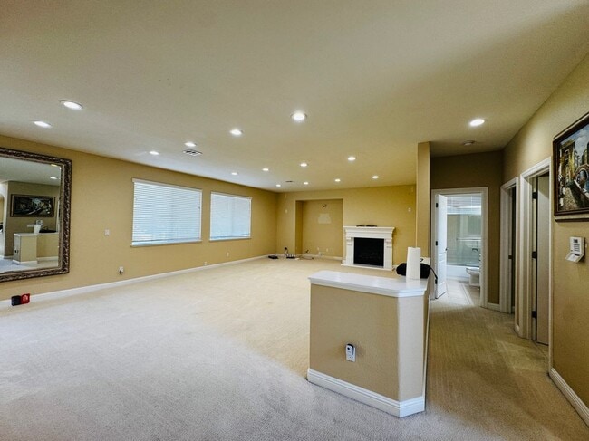 Building Photo - 3832 Carrera Ct