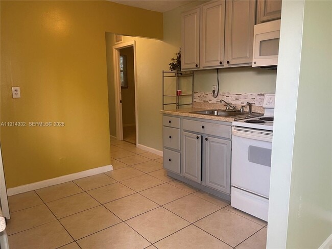 Building Photo - 428 NW 16th Ave