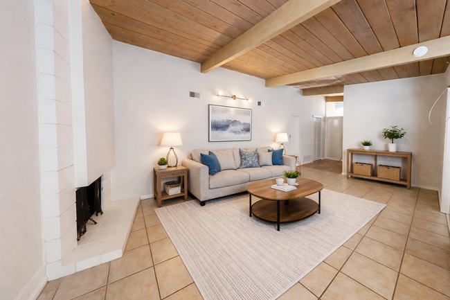 Building Photo - 4BD/2BA House w/ Covered Patio & Pool!