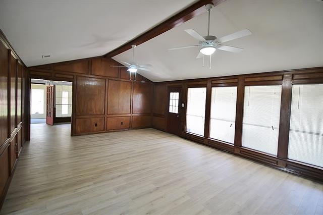Building Photo - 6014 Lakeshore Dr