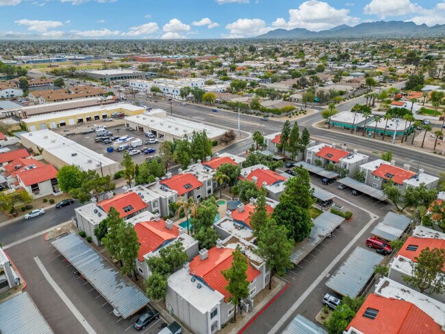 Building Photo - 15402 N 28th St