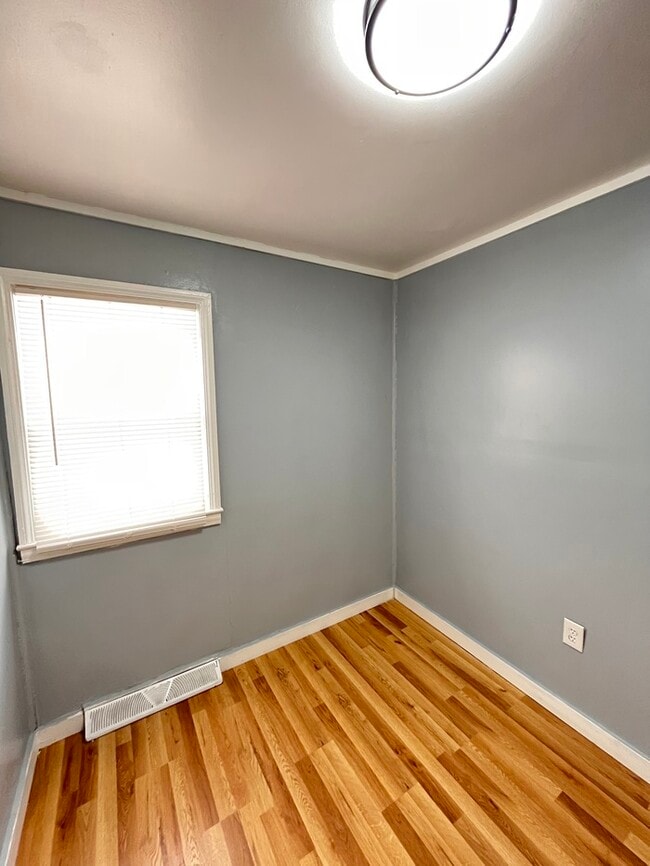 Building Photo - Charming 3-Bedroom Home with Modern Comfor...