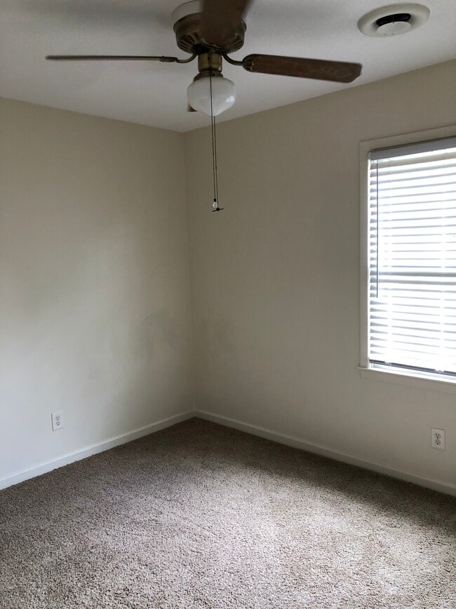 Building Photo - 5206 Sardou Rd