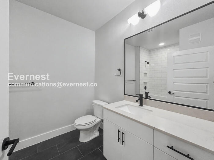 Building Photo - 3101 Govalle Ave