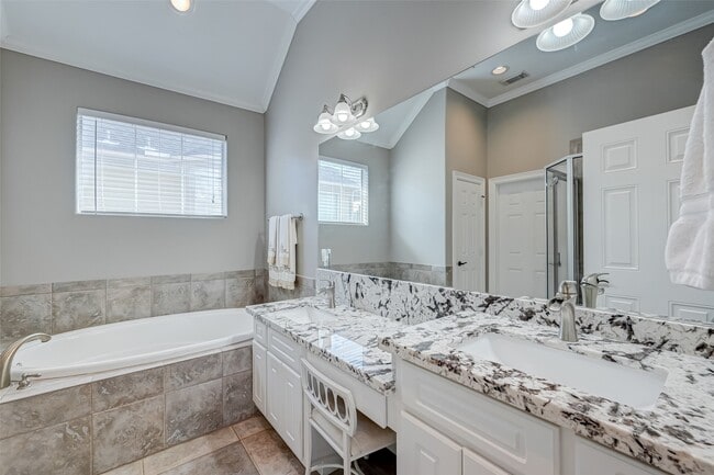 Building Photo - 410 Fowler St