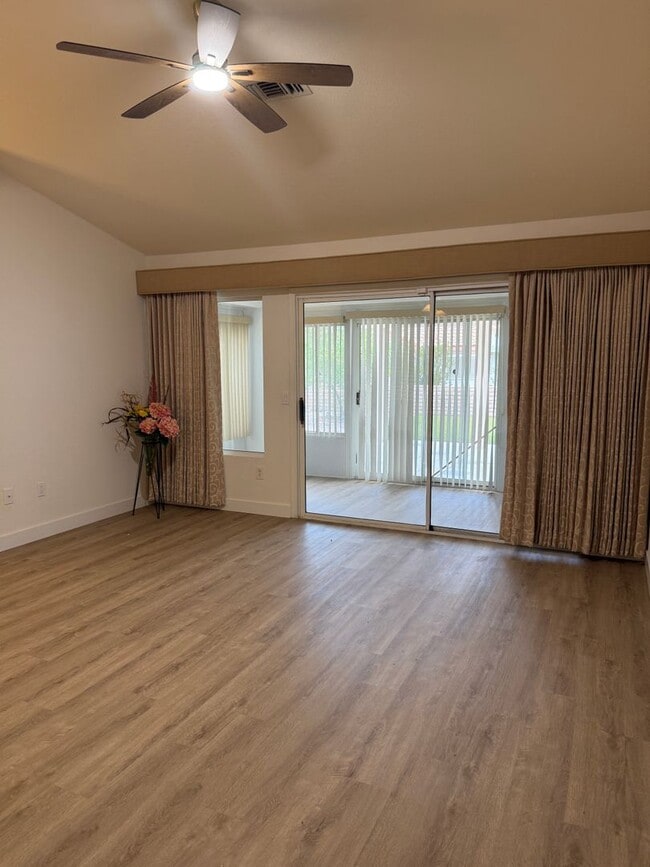 Building Photo - 9528 Yucca Blossom Dr