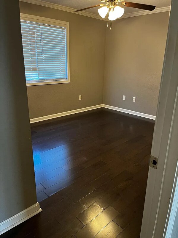 Building Photo - 2845 Jersey Ave