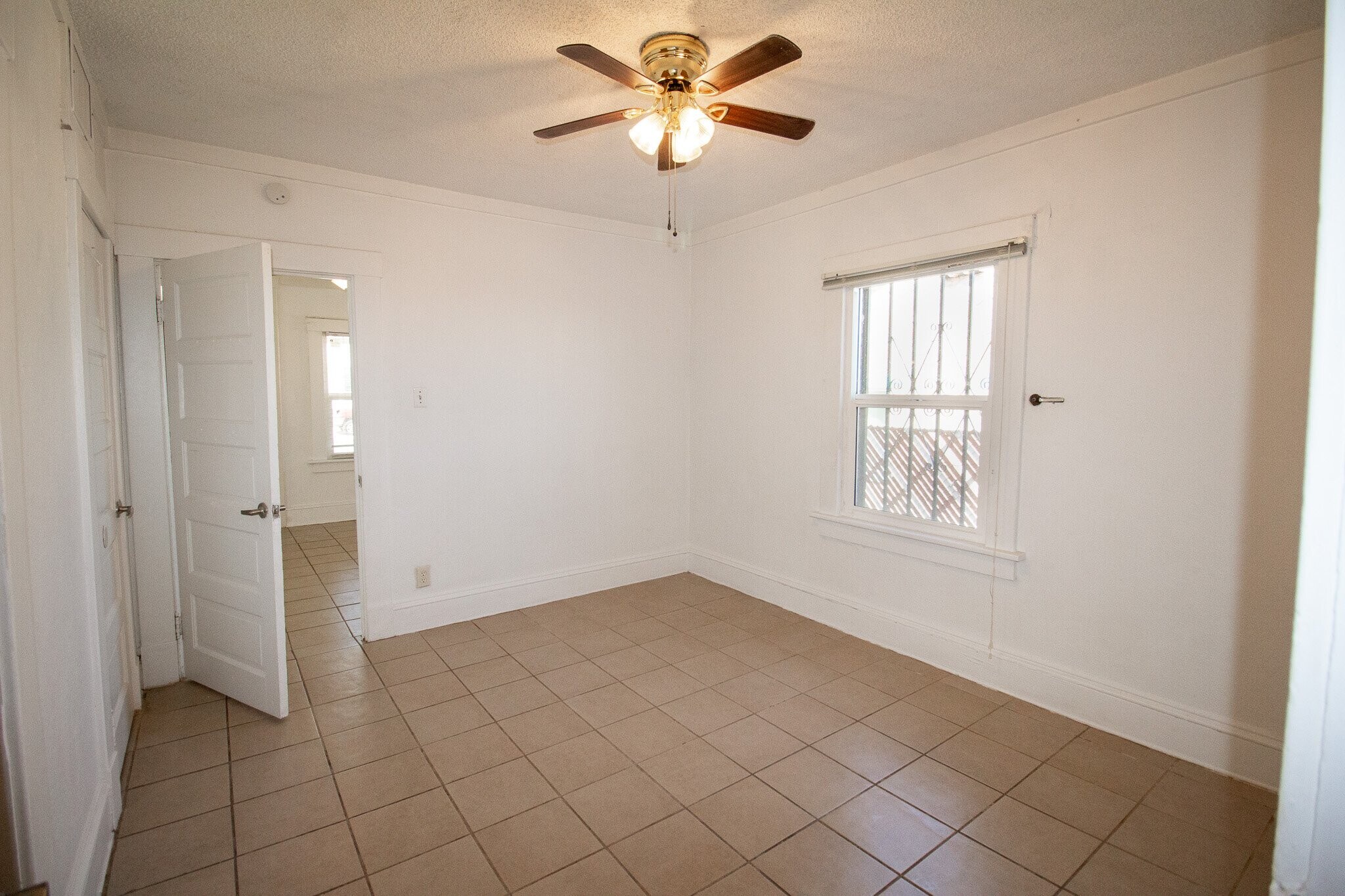Building Photo - 3510 Porter Ave
