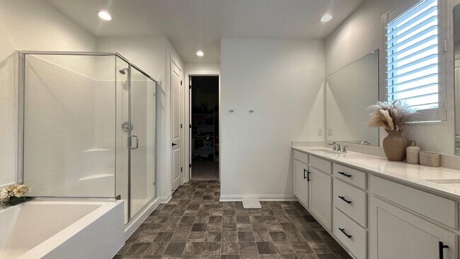 Building Photo - 25059 Sand Wedge Dr