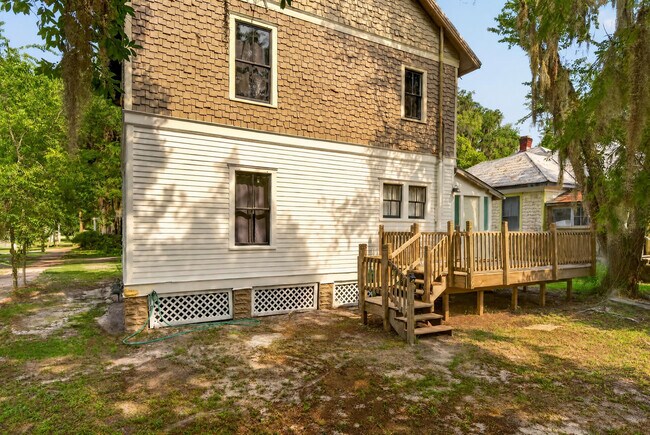 Building Photo - 516 N 4th St