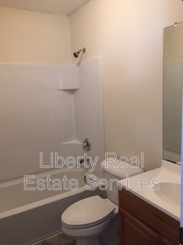 Building Photo - 909 Copeland Dr