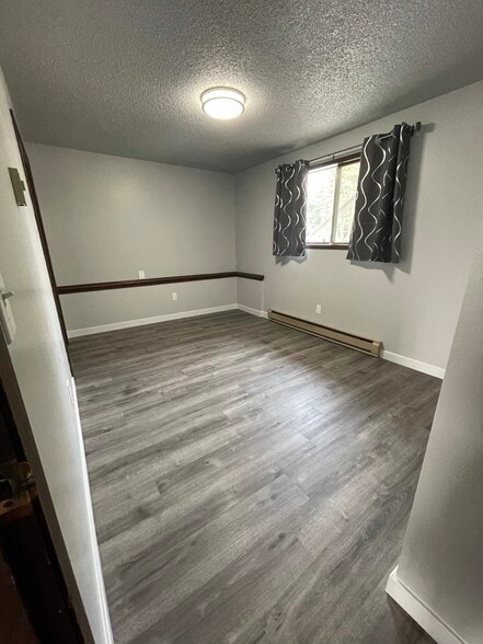 Master/Bedroom 1 - 345 NW Robert St