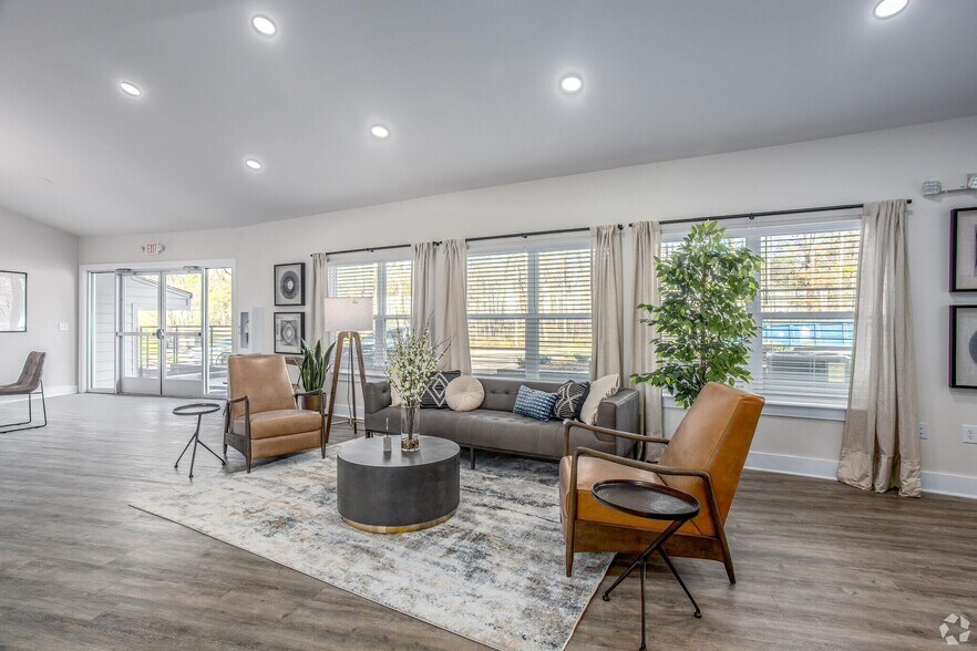 Building Photo - 170 Emery Ave NW