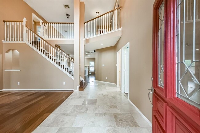 Building Photo - 2427 Shelby Park Dr