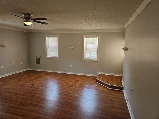 Building Photo - 2392 Shire Ct