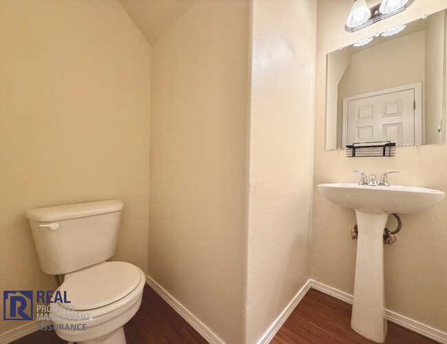 Building Photo - Spacious 4BR/2.5BA Beaverton Home with 3-Car Garage and Covered Deck