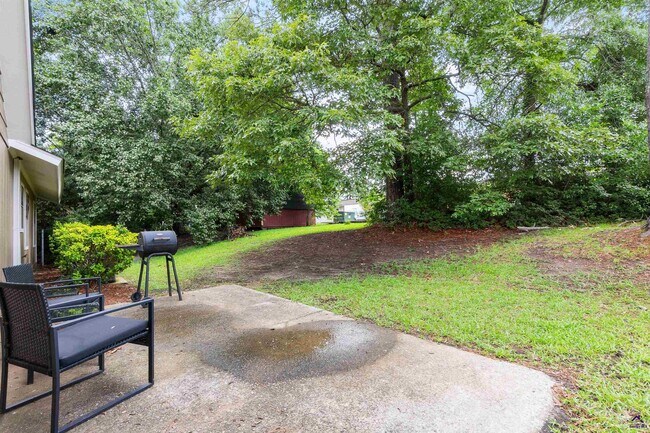 Building Photo - 1100 Kenwood Dr