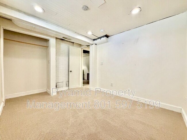 Building Photo - 262 Browning Ave
