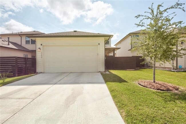 Building Photo - 1508 Arcilla St