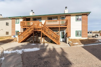 Building Photo - "Charming 2-Bed Oasis with 988 Sq Ft of Comfort in Cheyenne!"