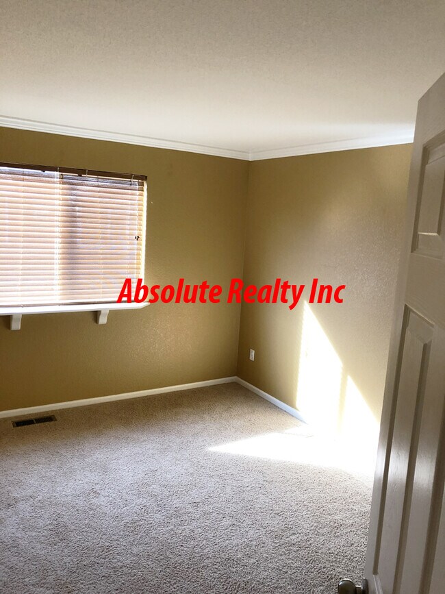 Building Photo - Wolf Ranch 2 Story Town Home 3 bedrooms 3 ...