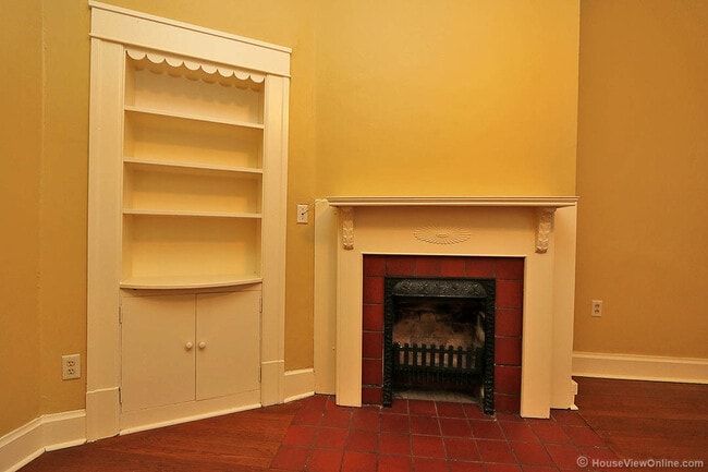 Building Photo - Three Story House Close to SEMO - June 2026- May 2027 Lease