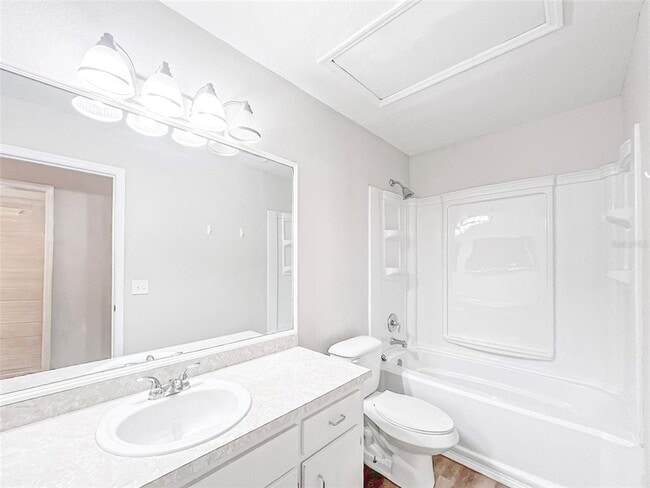 Building Photo - 2926 Forestgreen Dr S