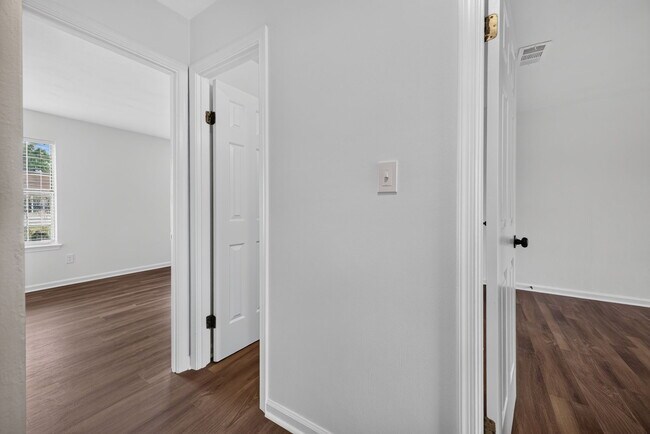 Building Photo - 1031 Still-Harbor Cir