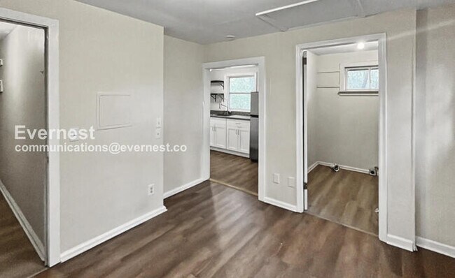 Building Photo - 1700 Ashmore Ave