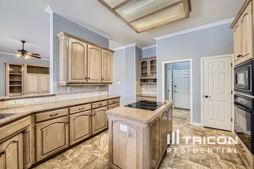 Building Photo - 4110 Coachman Ln