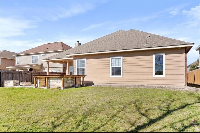 Building Photo - 120 Emory Fields Dr