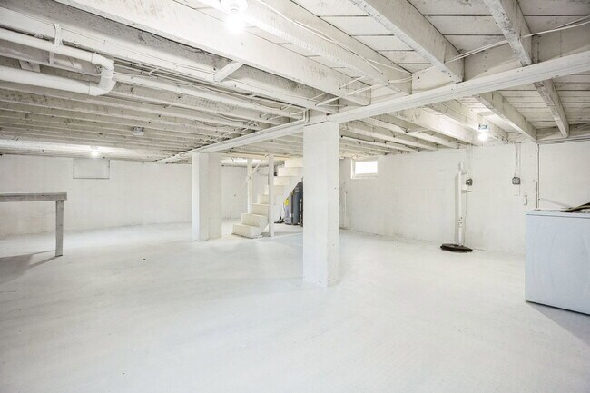 Building Photo - 8570 Penns Hill Rd