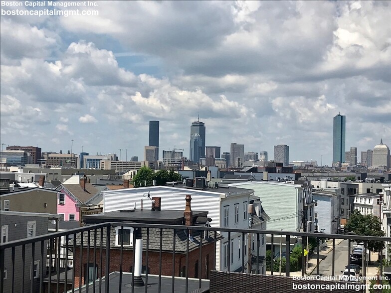 Building Photo - 360-362 Dorchester St. Unit 3