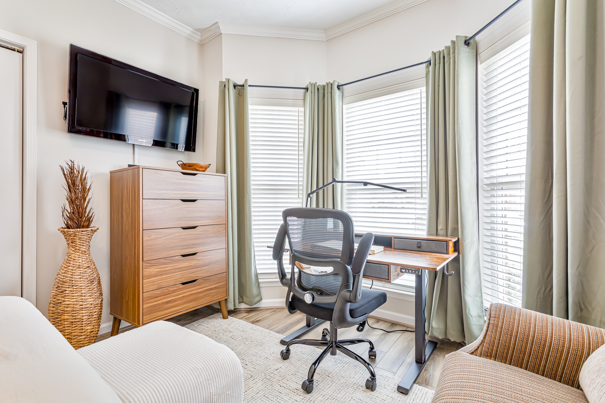Private Bedroom - 111 Havenwood Way