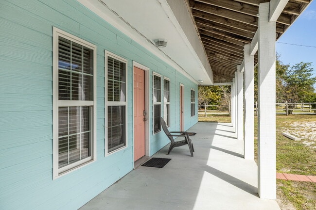 Building Photo - 360 Island Rd