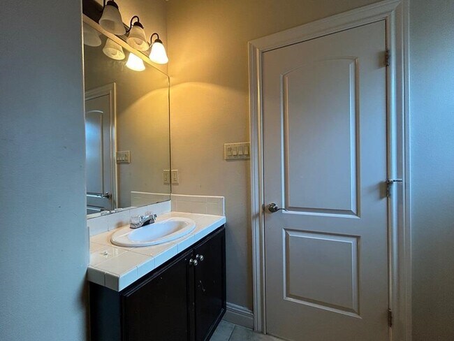 Building Photo - 3335 Hagen Lp