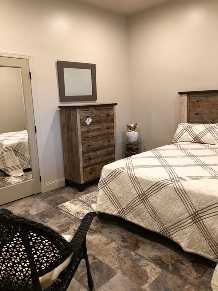 Bedroom - 914 Morgantown Ave