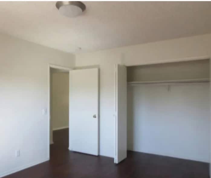 Building Photo - 447 W Elk Ave