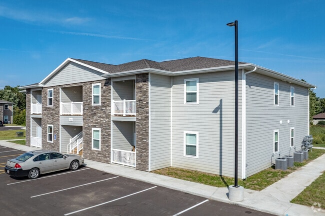 Building Photo - Villas at Fox Pointe