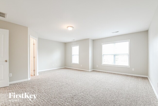 Building Photo - 1020 Bridlemine Dr