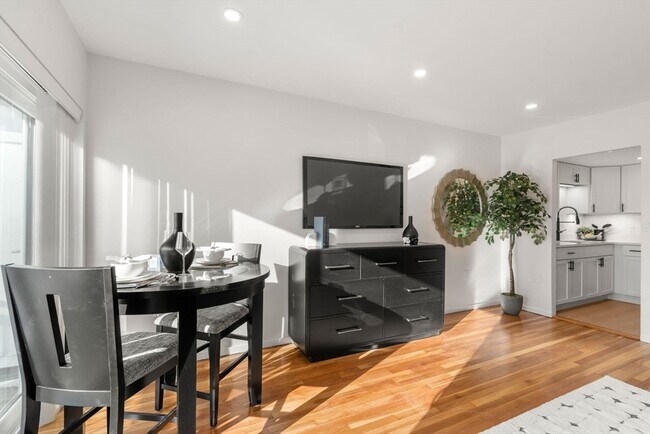 Building Photo - 231 Coolidge Ave