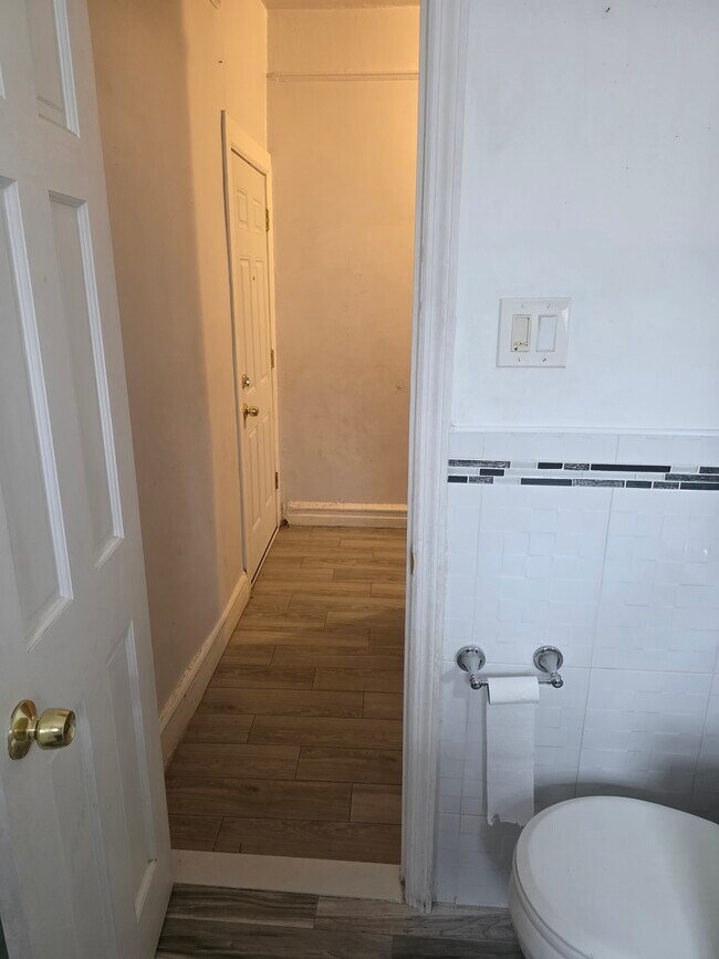 Building Photo - 355