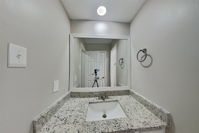 Building Photo - 22731 Elm Bark St