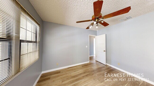 Building Photo - 13950 Garber St