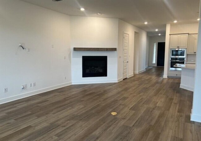 Building Photo - 653 Wolf Rdg Rd