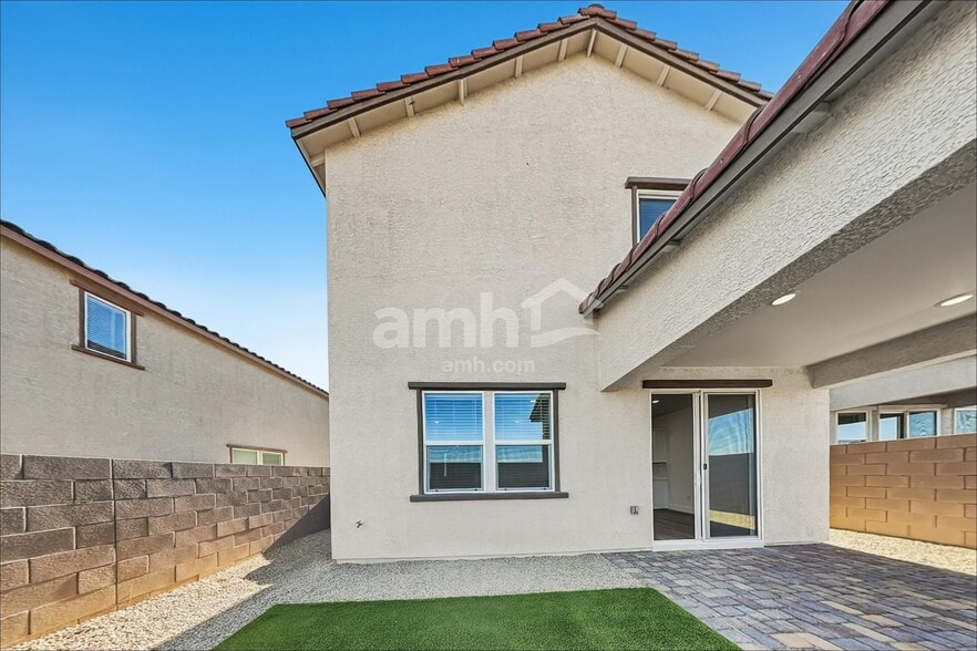 Building Photo - 8762 N Begonia Ct