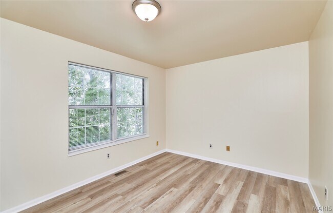 Building Photo - 61 Woodlake Ct